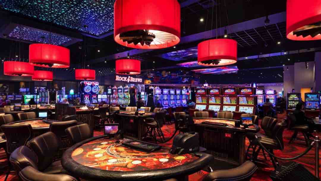 Khu cá cược sang trọng quyến rũ từ ánh đỏ của Lucky Diamond Casino